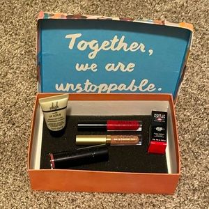 NWT Love my lips bundle